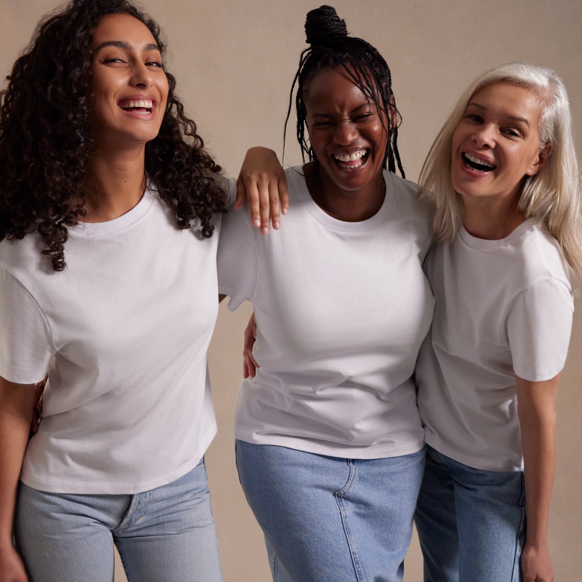 STANLEYSTELLA_SS24_EDITO_INSTUDIO_WOMEN_STELLA-MUSER_WHITE_DIVERSITY